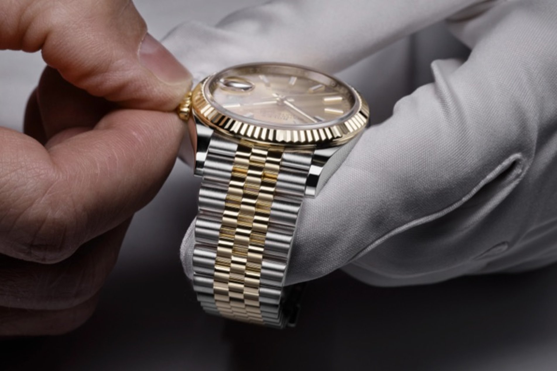 Service Your Rolex Through Rolex at Louis Anthony Jewelers 1775 North Highland Road, Pittsburgh, PA 15241