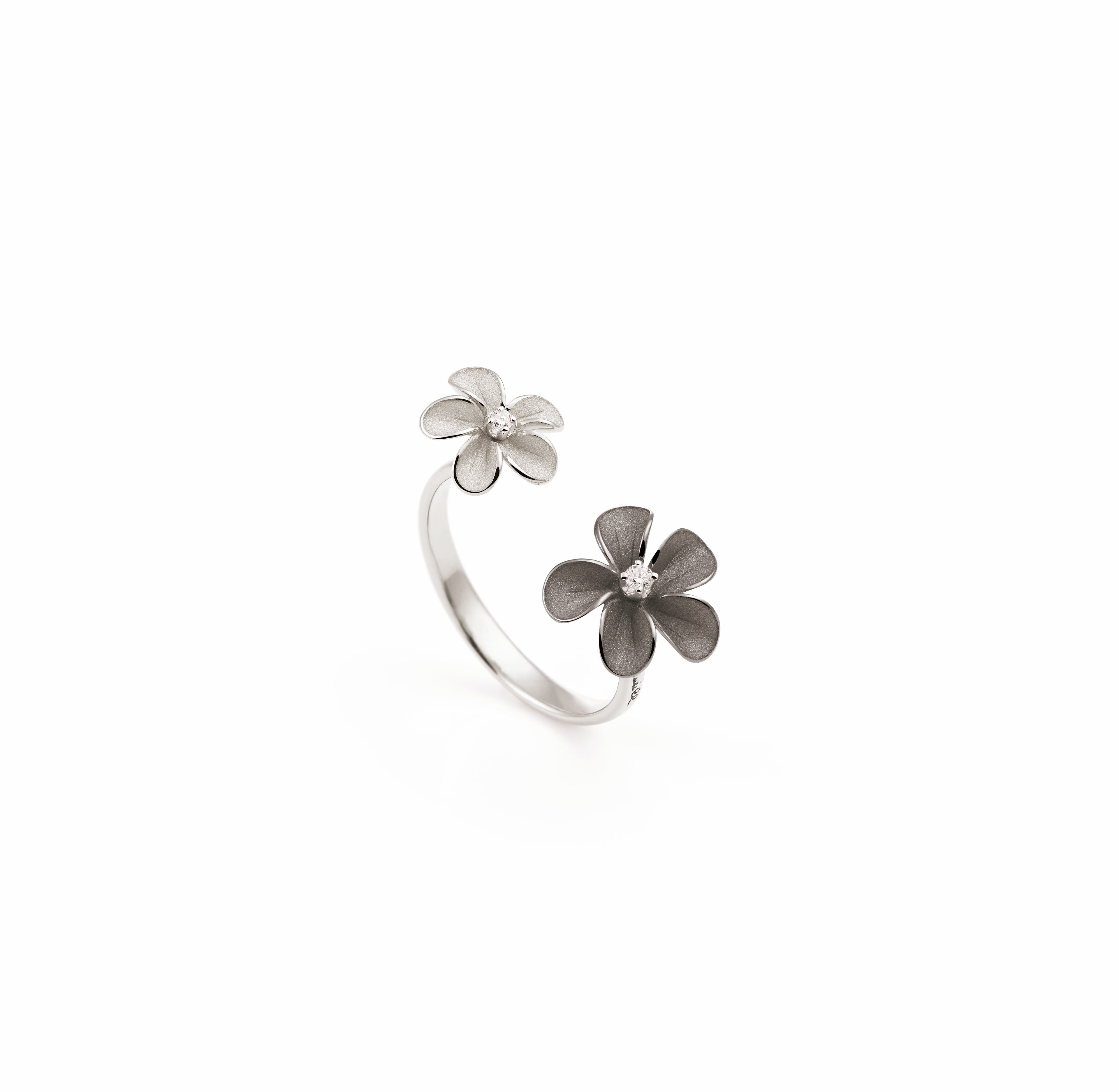 “Cherry Bloom” 18kt Gold Diamond Ring