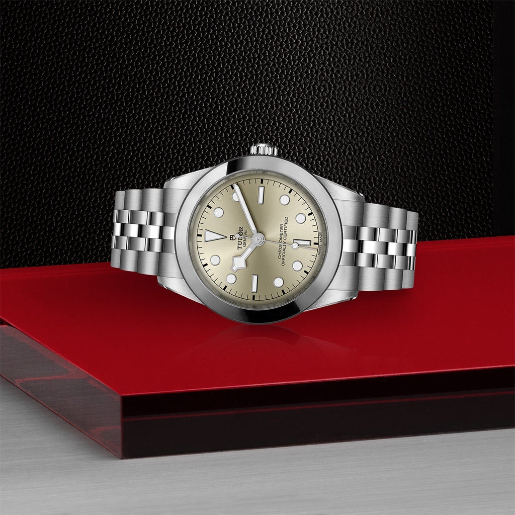 TUDOR Black Bay One 39