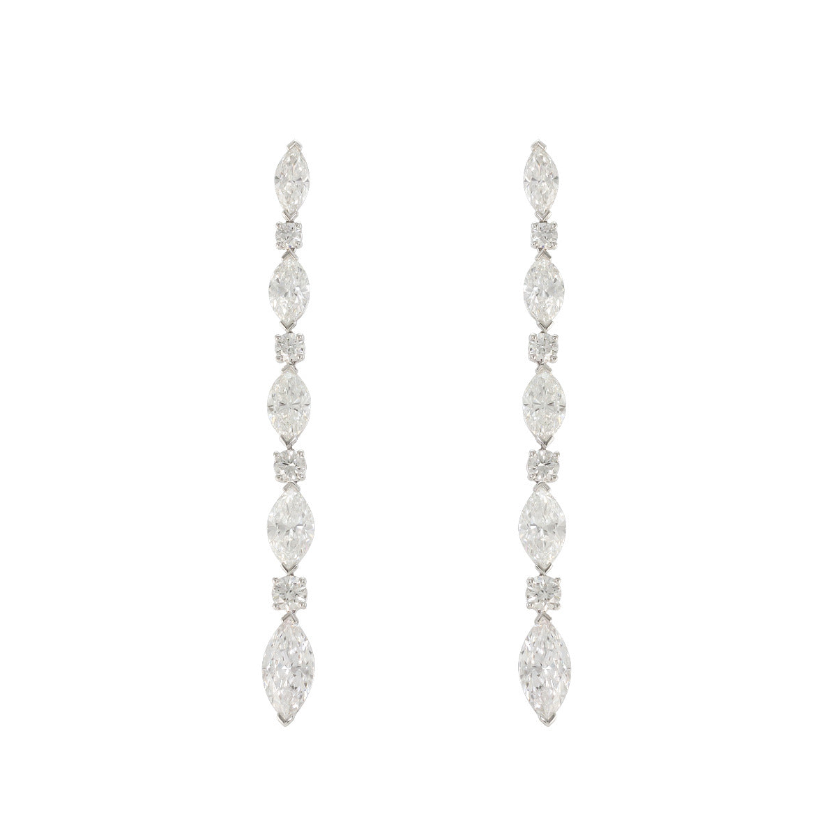 Etho Maria Diamond Drop Earrings in 18kt White Gold