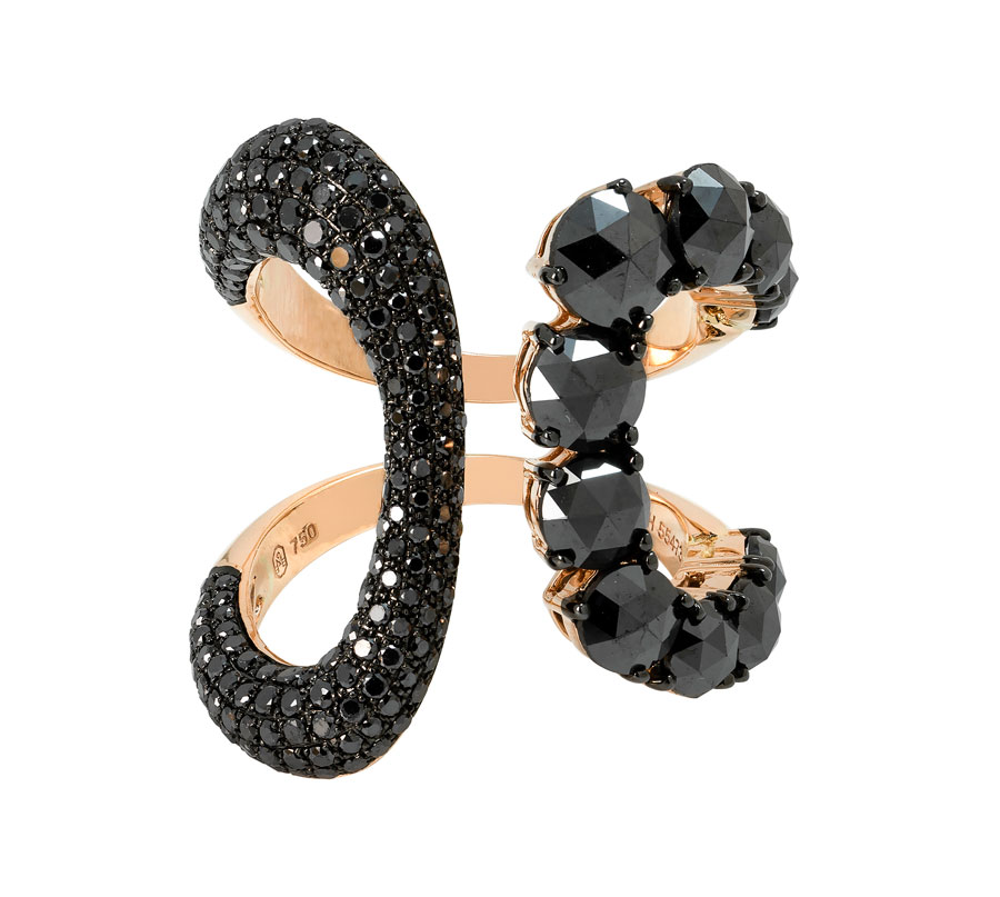 Etho Maria “Tsiki” Black Diamond ring in 18kt Yellow Gold